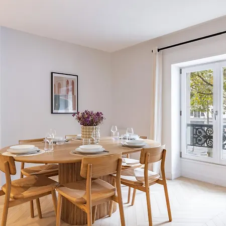 Appartamento Brand New 3 Bedrooms Facing Madeleine/st Honore Parigi