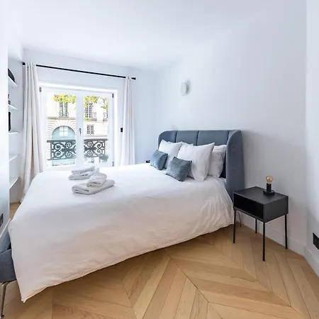 Brand New 3 Bedrooms Facing Madeleine/st Honore Appartamento Parigi