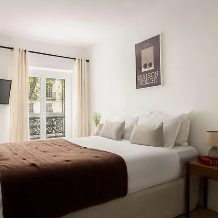 Brand New 3 Bedrooms Facing Madeleine St Honoré * Paris