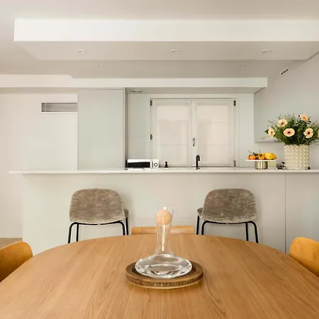 Brand New 3 Bedrooms Facing Madeleine St Honoré Paris
