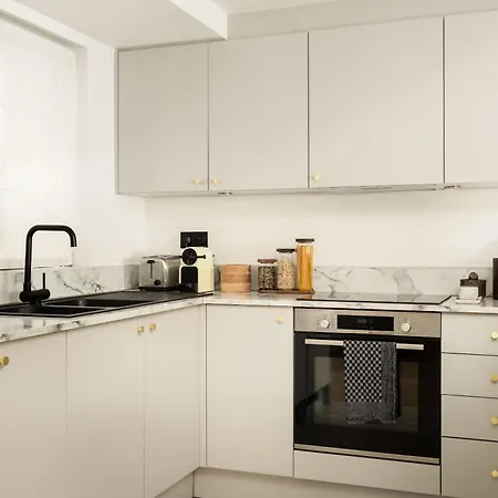 Brand New 3 Bedrooms Facing Madeleine St Honoré Paris
