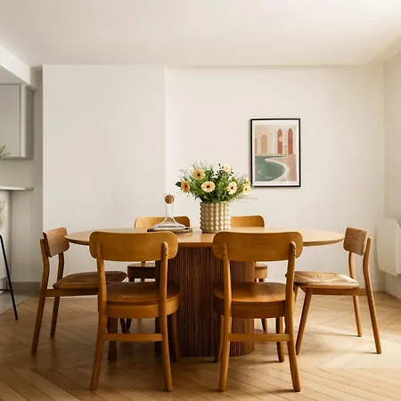 Brand New 3 Bedrooms Facing Madeleine St Honoré Apartment Paris