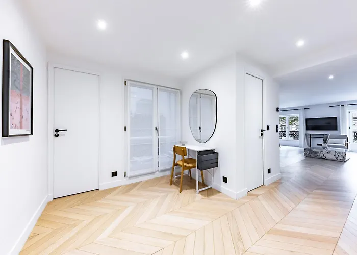 Brand New 3 Bedrooms Facing Madeleine St Honore Paris