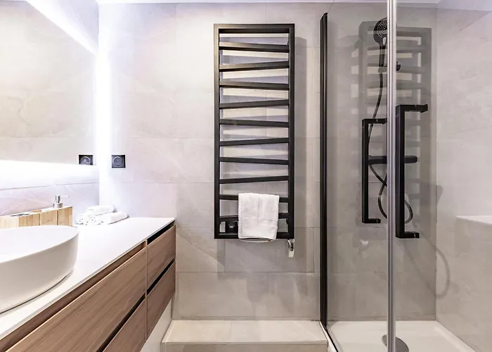 Brand New 3 Bedrooms Facing Madeleine St Honore Apartamento