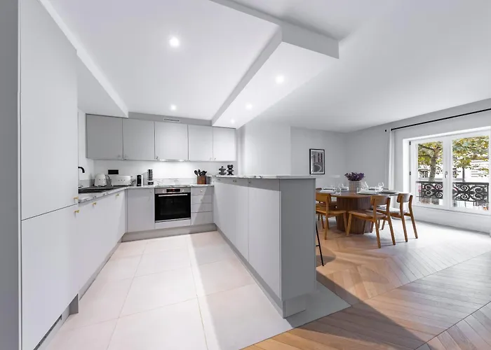 Brand New 3 Bedrooms Facing Madeleine St Honore Paris
