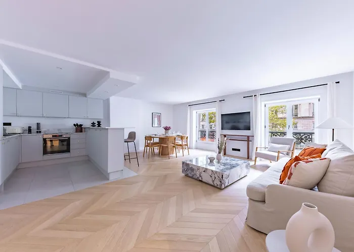 Brand New 3 Bedrooms Facing Madeleine St Honore Apartamento Paris