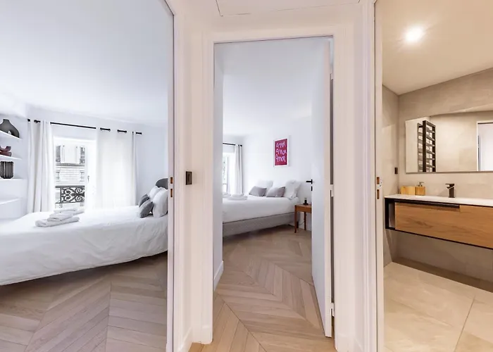 Brand New 3 Bedrooms Facing Madeleine St Honore * Paris