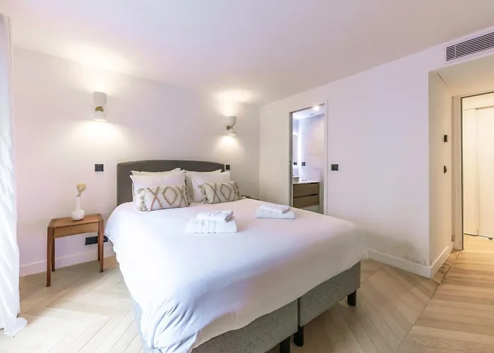 Brand New 3 Bedrooms Facing Madeleine St Honore Apartamento