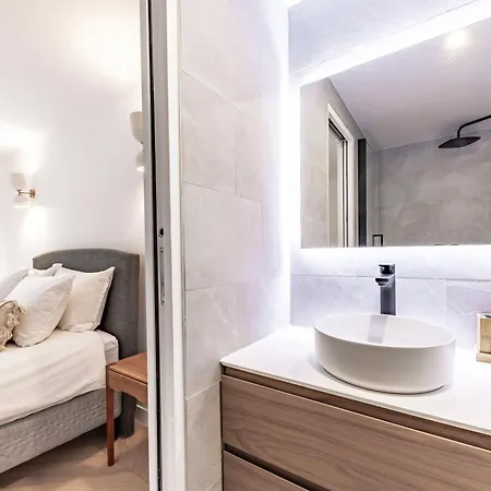 Apartment Brand New 3 Bedrooms Facing Madeleine St Honore *
