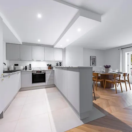 Brand New 3 Bedrooms Facing Madeleine St Honore Paris