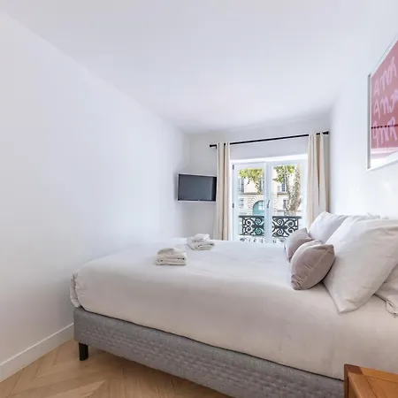Brand New 3 Bedrooms Facing Madeleine St Honore Apartment *
